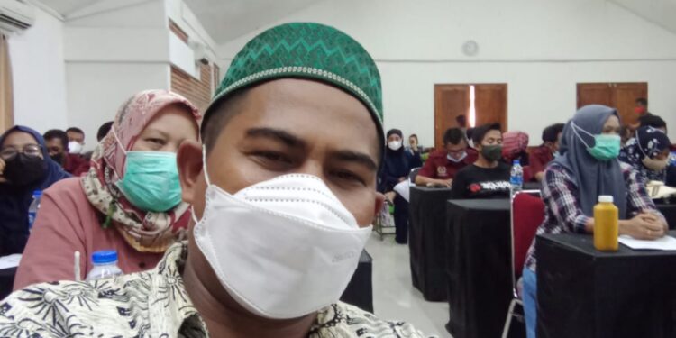 Sekjen Komite Pemuda Pelajar Santri dan Mahasiswa Indonesia (KPPSMI) Aab Abdul Malik, S.Pd mendukung rencana penyesuaian harga BBM.