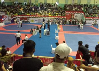 Helcy dan Laras Murid SMA Negeri 8 Tambun Selatan, Raih Medali Emas Pada Kejurnas Taekwondo Kapolri Cup 4