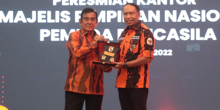 Menteri Pemuda dan Olahraga Republik Indonesia (Menpora RI) Zainudin Amali  menerima Satya Khusus dari Organisasi Kemasyarakatan Pemuda Pancasila