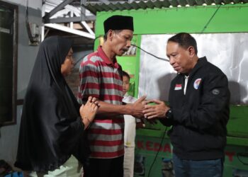 Menpora Amali Takziah Ke Rumah Duka Korban Tragedi Kanjuruhan Bersama Ketum PSSI dan Presiden Arema FC