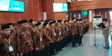 Bupati Lantik Dewan Hakim dan Panitera Untuk MTQ XVI Kutim