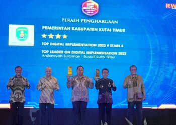 Bupati Kutai Timur Ardiansyah Raih Top Leader on Digital Implementation 2022