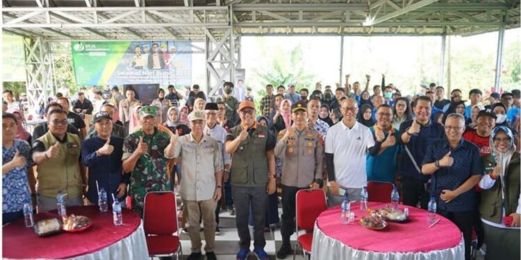 Walikota Sukabumi saat memberikan sambutan di hari buruh internasional