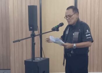 Penyair Pulo Lasman Simanjuntak Bacakan Dua Sajak Dalam Acara Sastra Reboan