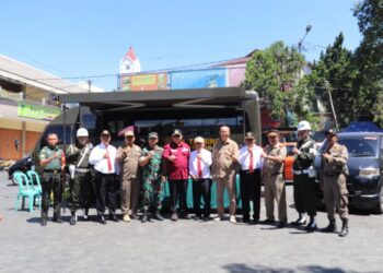 Diketahui Berdagang Di Zona Merah, Puluhan PKL Sukabumi Digiring Ikuti Sidang Tipiring