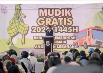 Pj. WALI KOTA CIMAHI LEPAS PESERTA MUDIK GRATIS 1445 H/2024