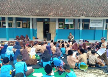 Sabtu Literasi: Perpustakaan MI Hegarmanah “Merekam Sidik Jari”