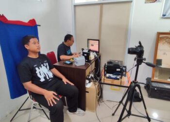 Disdukcapil Kejar Target Cetak 2000 E-KTP Pemula