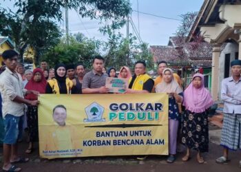 Ketua DPRD Salurkan Bantuan untuk Warga Terdampak Banjir Bandang Sukabumi
