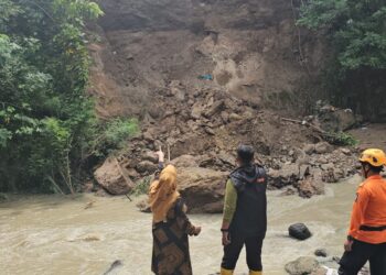 Kekhawatiran Een Senderan Sungai Benda Longsor Terjadi.