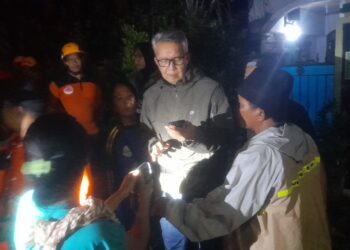 Tinjau Banjir, Pj Wali Kota Cirebon Siapkan Empat Titik Evakuasi