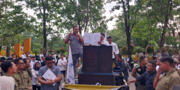 Sikapi Aksi Ribuan Guru Honorer, Ketua DPRD Komitmen Turut Perjuangkan