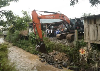 Pemkot Sukabumi Perkuat Edukasi Lingkungan Lewat Pengerukan Sungai Cisuda