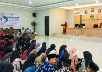 Peringati Hardiknas, MAN 4 Cirebon Tingkatkan Literasi dengan Bedah Buku