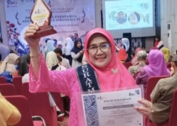 Eti Nurhayati: Guru Penggerak dan Sastrawan Perempuan Tasikmalaya yang Kembali Ukir Prestasi Literasi