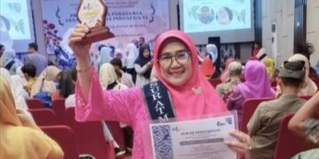Eti Nurhayati: Guru Penggerak dan Sastrawan Perempuan Tasikmalaya yang Kembali Ukir Prestasi Literasi