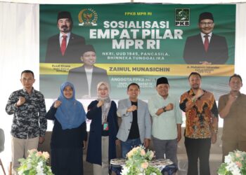 DPR RI Turun ke Desa, Zainul Munasichin Perkuat Literasi Kebangsaan Warga Caringin