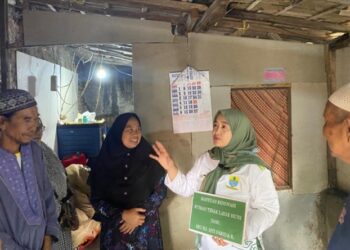 Wakil Wali Kota Cirebon Sumbangkan Gaji Setahun untuk Perbaikan Rumah Warga