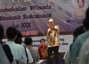 Wisuda Politeknik Sukabumi, Ayep Zaki Soroti Tantangan Pasar Kerja Global