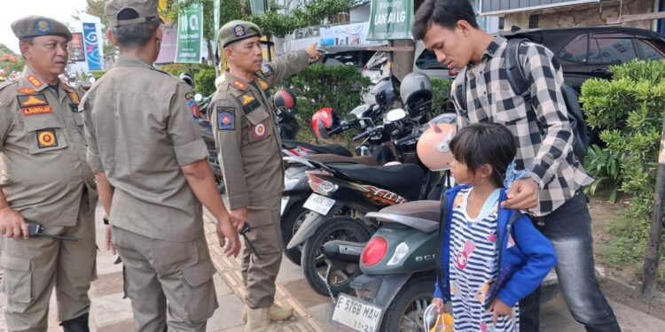 Motor di Trotoar Langsung Dirantai