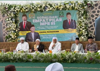 Sosialisasi Empat Pilar, Zainul Munasichin Sasar Basis Pesantren