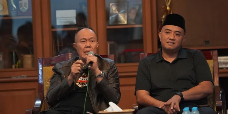 Ayep Zaki berdialog dengan insan pers Kota Sukabumi dalam agenda buka puasa bersama. (Foto ist)
