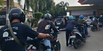 Warga Cirebon Serbu SPBU Jelang Kenaikan Harga BBM per 1 April