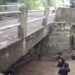 Pondasi Terkikis Banjir, Jembatan Vital di Gembonganmekar Cirebon Terancam Putus
