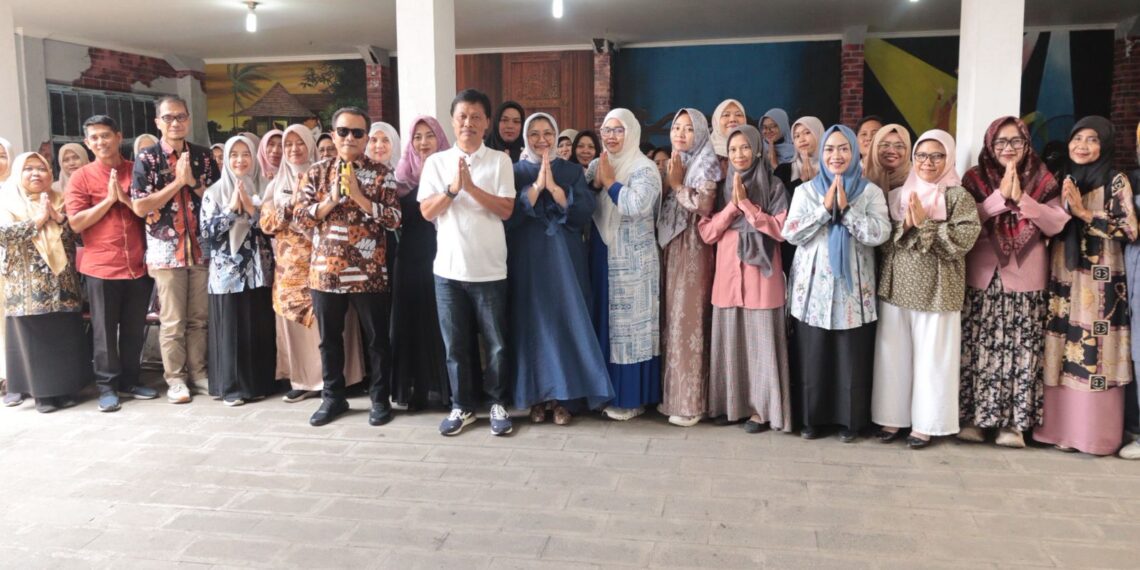 Edo Ajak Kader PKK dan Posyandu Cirebon Buang Ego Sektoral Demi Pelayanan Publik