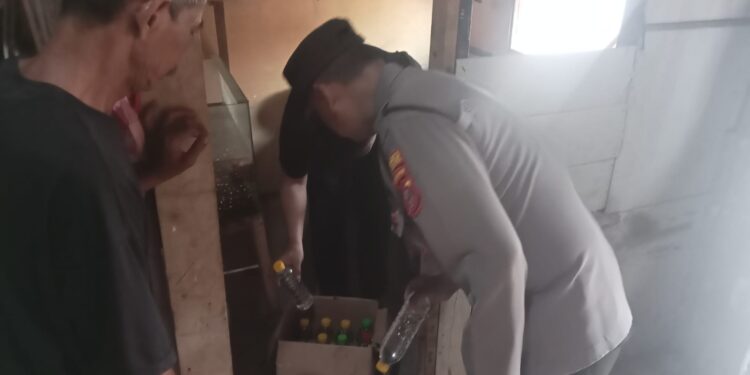 Jajaran Polsek Cirebon Selatan Timur kembali menggelar Operasi Penyakit Masyarakat (Pekat) guna menekan peredaran minuman keras (miras) ilegal.
