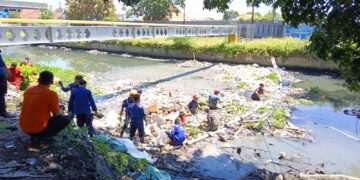 Pemkot Cirebon Perketat Aturan Buang Sampah di Sungai: Sanksi Denda Menanti