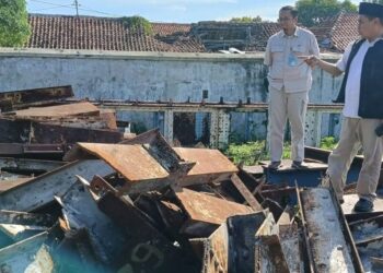 Umar Sedih Tinjau Potongan Rel Era Belanda