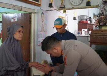 Wujudkan Polri Presisi, Kapolres Cirebon Kota Sambangi Korban Geng Motor dan Berikan Modal Usaha