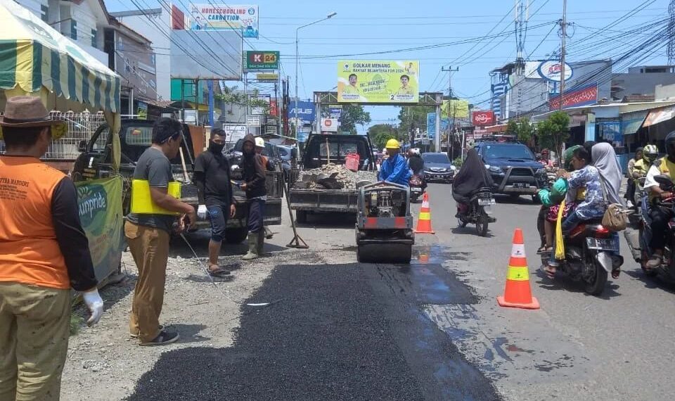 Harga Aspal Naik Imbas Situasi Global, Volume Perbaikan Jalan di Kota Cirebon Terancam Berkurang