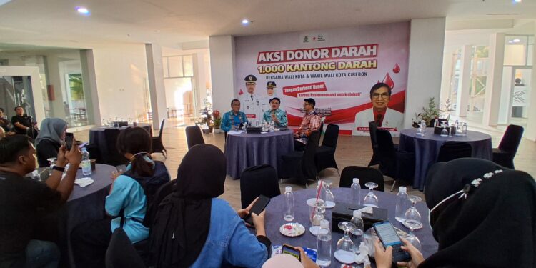 Sekda Kota Cirebon Iing Daiman yang juga Ketua Panitia Hari Jadi Kota Cirebon ke599 menyampaikan keterangan pers rangkaian hari jadi.