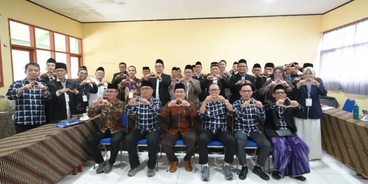 Wali Kota Sukabumi Ayep Zaki membuka seleksi calon pimpinan BAZNAS Kota Sukabumi periode 2026–2031 di MAN 1 Kota Sukabumi, Sabtu (13/6/2026). Foto : istimewa