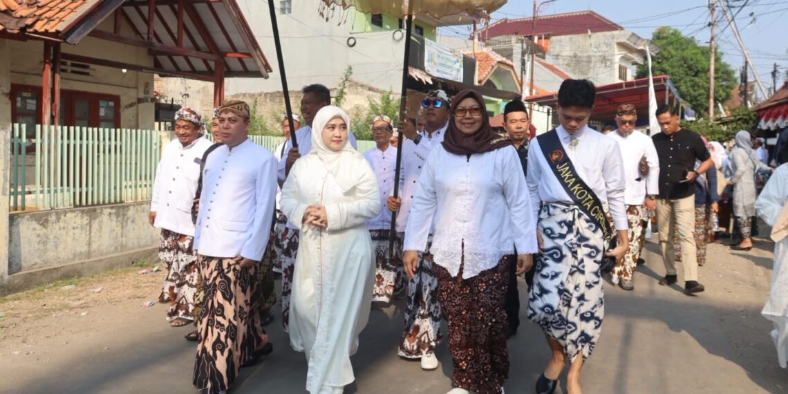 Hari Jadi Cirebon ke-599: Festival Kepatihan 2 Diawali Ziarah Makam Syekh Maulana Maghribi