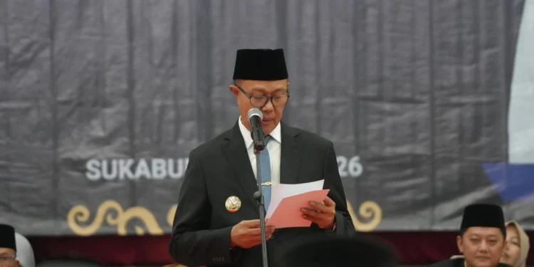 Wali Kota Sukabumi Ayep Zaki memberikan arahan kepada ASN yang baru dilantik. (Foto : istimewa)