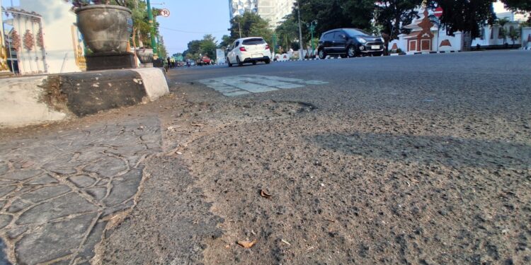 Jalan Siliwangi kota Cirebon menjadi salah satu ruas jalan dari dua ruas jalan lainnya yang diusulkan Pemkot pada program pemerintah pusat yakni instruksi presiden jalan daerah (IJD).