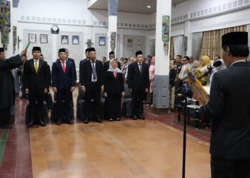 Lantik Pejabat Baru BUMD, Effendi Edo Tekankan Evaluasi Kinerja Berkala