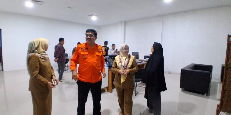 Wakil Wali Kota Cirebon Siti Farida saat meninjau langsung ruangan sementara dirinya di area GCH