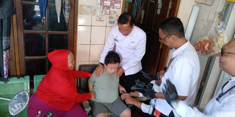 Isu Data Hilang Diluruskan, Disdukcapil Kota Cirebon Langsung Jemput Bola Perekaman E-KTP.