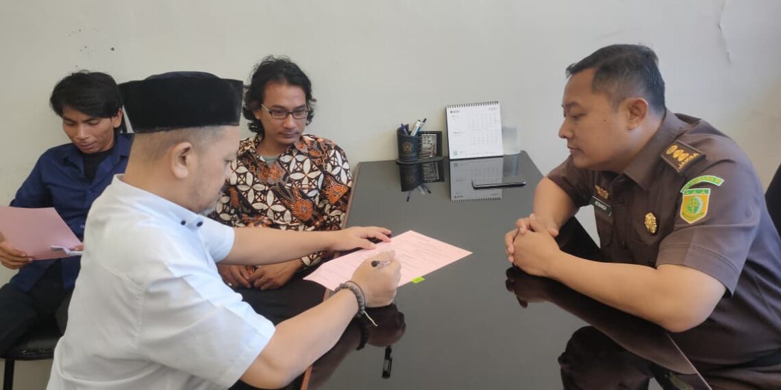 Kasus Korupsi Kredit BPR Bank Cirebon: Kejari Terima Pelimpahan 3 Tersangka dan Barang Bukti