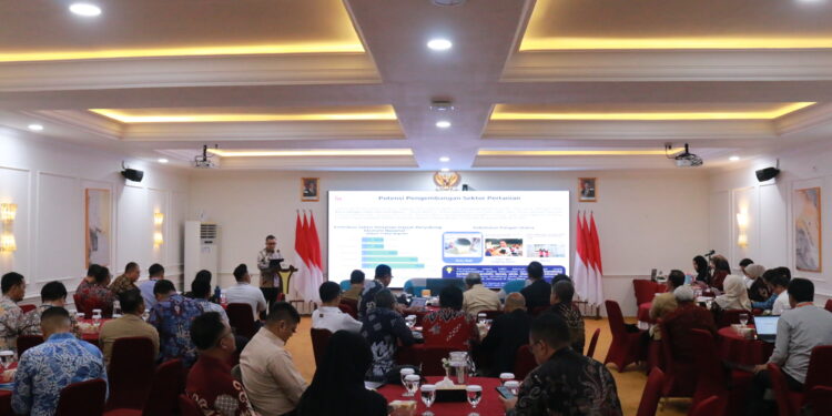 OJK Cirebon Menggelar FGD
bertema "Peningkatan Potensi Komoditas Garam Melalui Pembiayaan Sektor Perbankan"