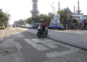 Manfaatkan Dana Bantuan Pemprov Jabar, Pemkot Cirebon Pacu Perbaikan Jalan Kartini