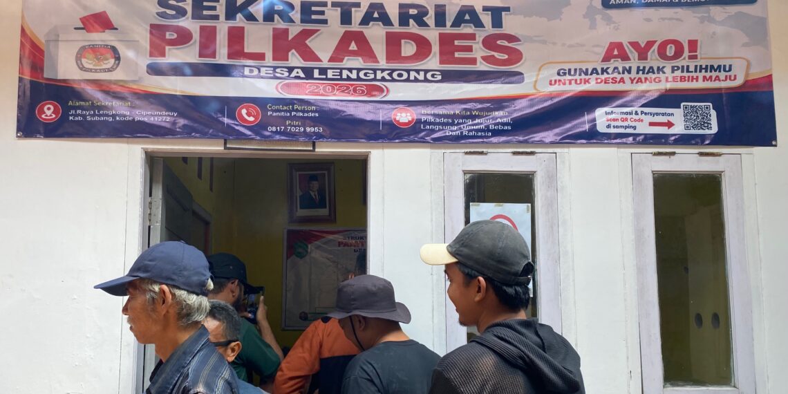 Pencalonan Kades Incumbent di Subang Dipertanyakan, Warga Geruduk Kantor Desa Lengkong Tuntut Kelengkapan Persyaratan