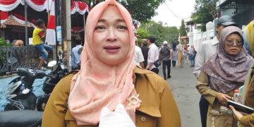 Dinkes Kota Cirebon Minta Warga Pakai Metode Basah saat Bersihkan Abu Vulkanik Gunung Anak Krakatau