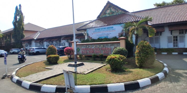 Rumah Sakit Daerah (RSD) Gunung Jati Kota Cirebon memastikan pelayanan medis untuk seluruh masyarakat tetap berjalan optimal dan profesional tanpa hambatan, khususnya bagi pasien dengan kondisi gawat darurat.