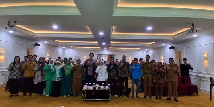 Wakil Wali Kota Cirebon Siti Farida Rosmawati menghadiri. Acara Seminar Digital Finance Building Financially Wise Santri ,Santri Masa Kini Cerdas Spritual ,cakap Finansial.