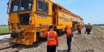 Raih Target 100% Penyebaran Rel, KAI Daop 3 Cirebon Terapkan Teknologi Flash Butt Welding demi Keselamatan